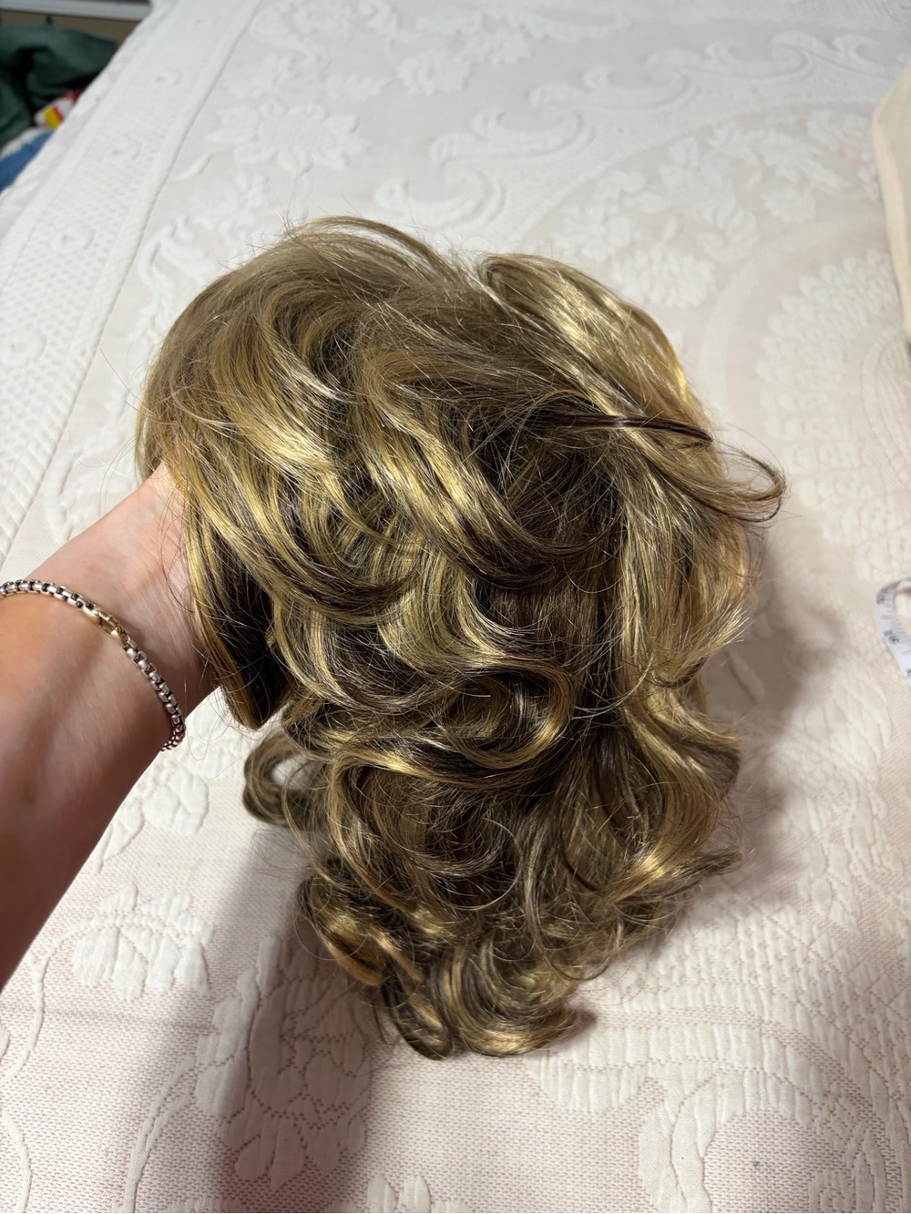 NEW Women's Short Curly Wig - Blonde Brown Blend costume dress up Halloween